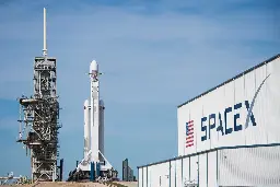 SpaceX Wins a First Battle in Its Assault on the NLRB