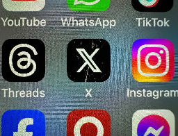 Threads widens the gap with X, with triple the daily downloads on iOS | TechCrunch