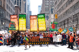 Tens of Thousands March to the UN, Declaring a Climate Emergency