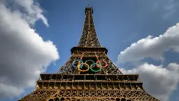 Paris removes Olympic rings from Eiffel Tower