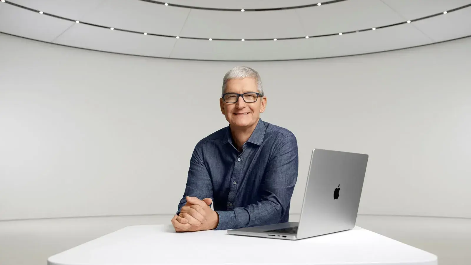 Apple CEO Tim Cook Donating $1 Million to Trump's Inaugural Fund